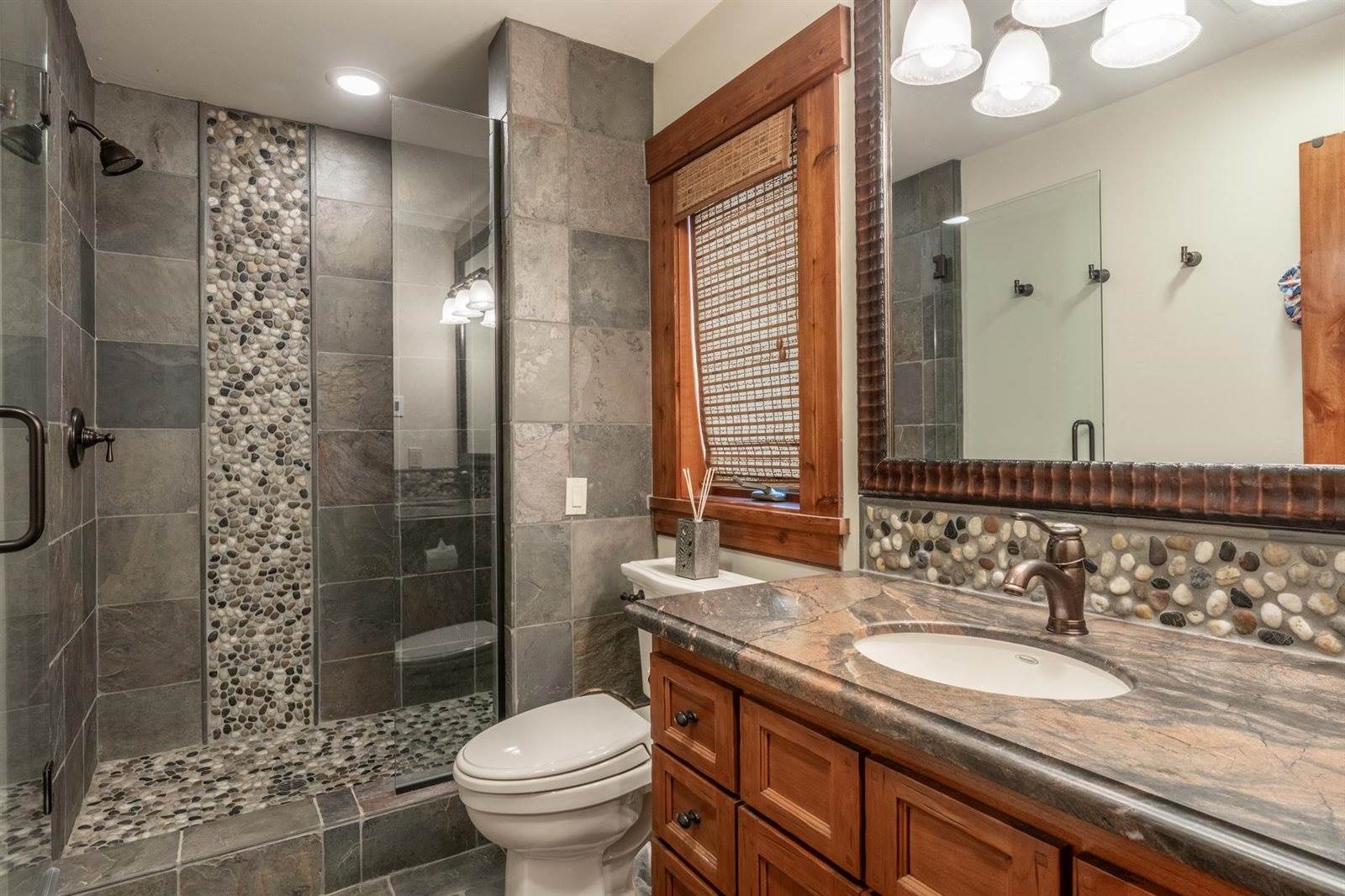 2124 Forest Trail, Mammoth Lakes, CA 93546