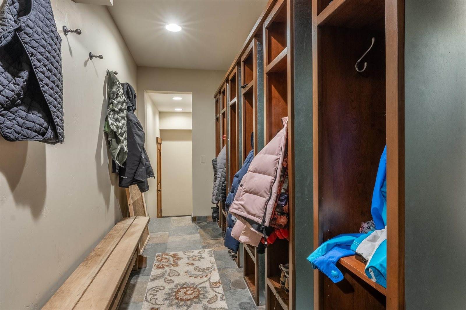 2124 Forest Trail, Mammoth Lakes, CA 93546