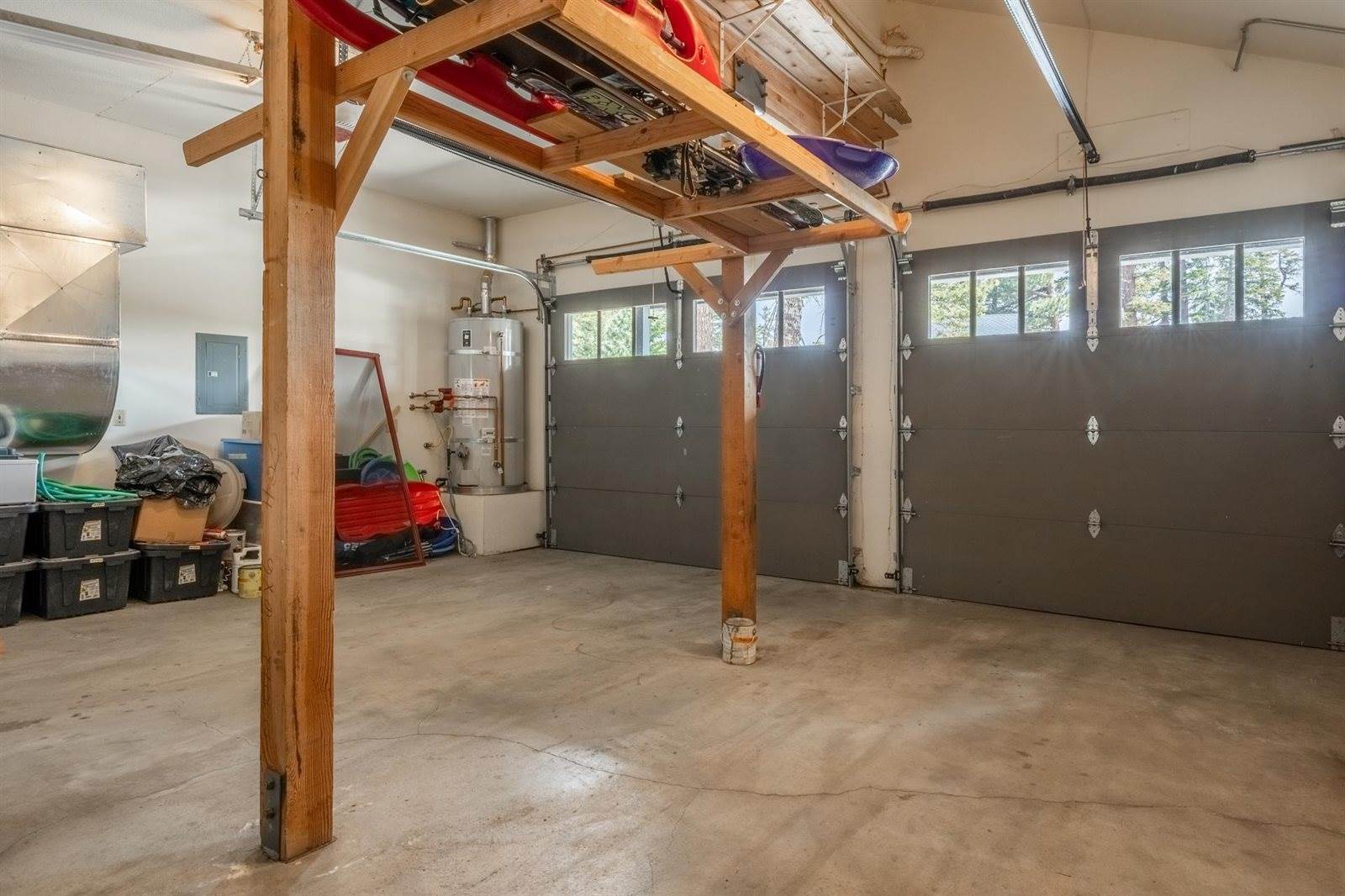 2124 Forest Trail, Mammoth Lakes, CA 93546