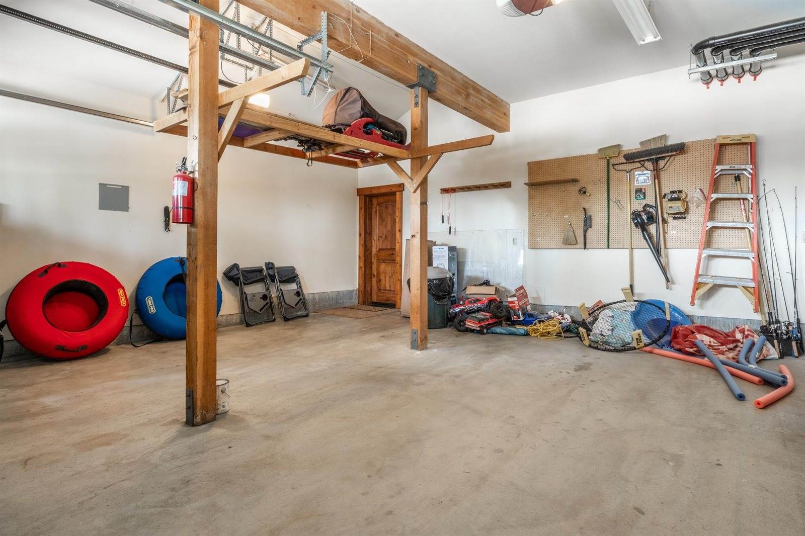 2124 Forest Trail, Mammoth Lakes, CA 93546