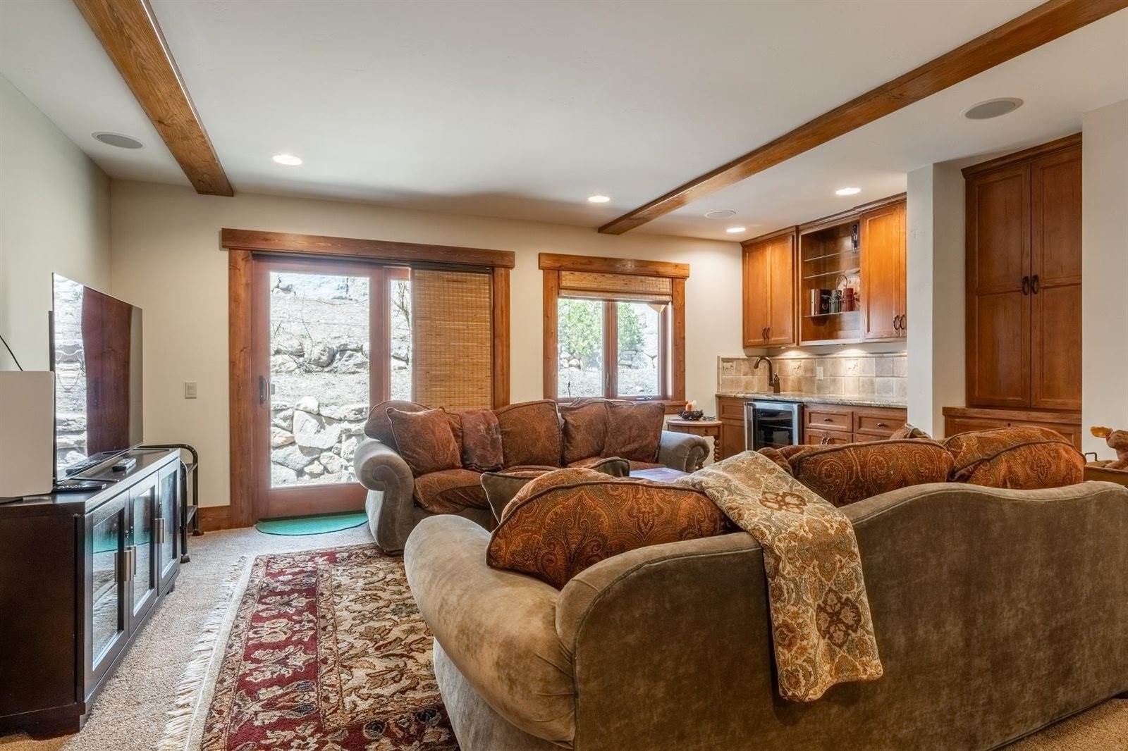 2124 Forest Trail, Mammoth Lakes, CA 93546