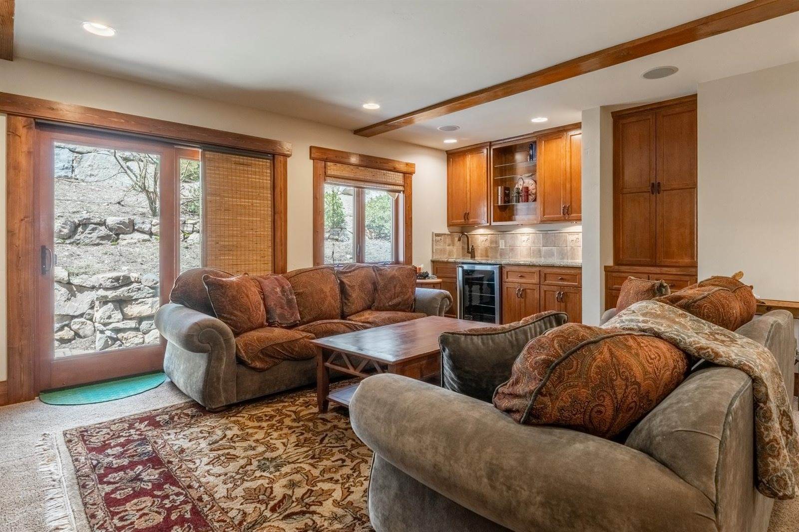 2124 Forest Trail, Mammoth Lakes, CA 93546