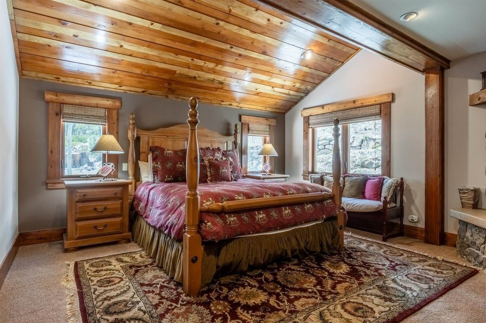2124 Forest Trail, Mammoth Lakes, CA 93546