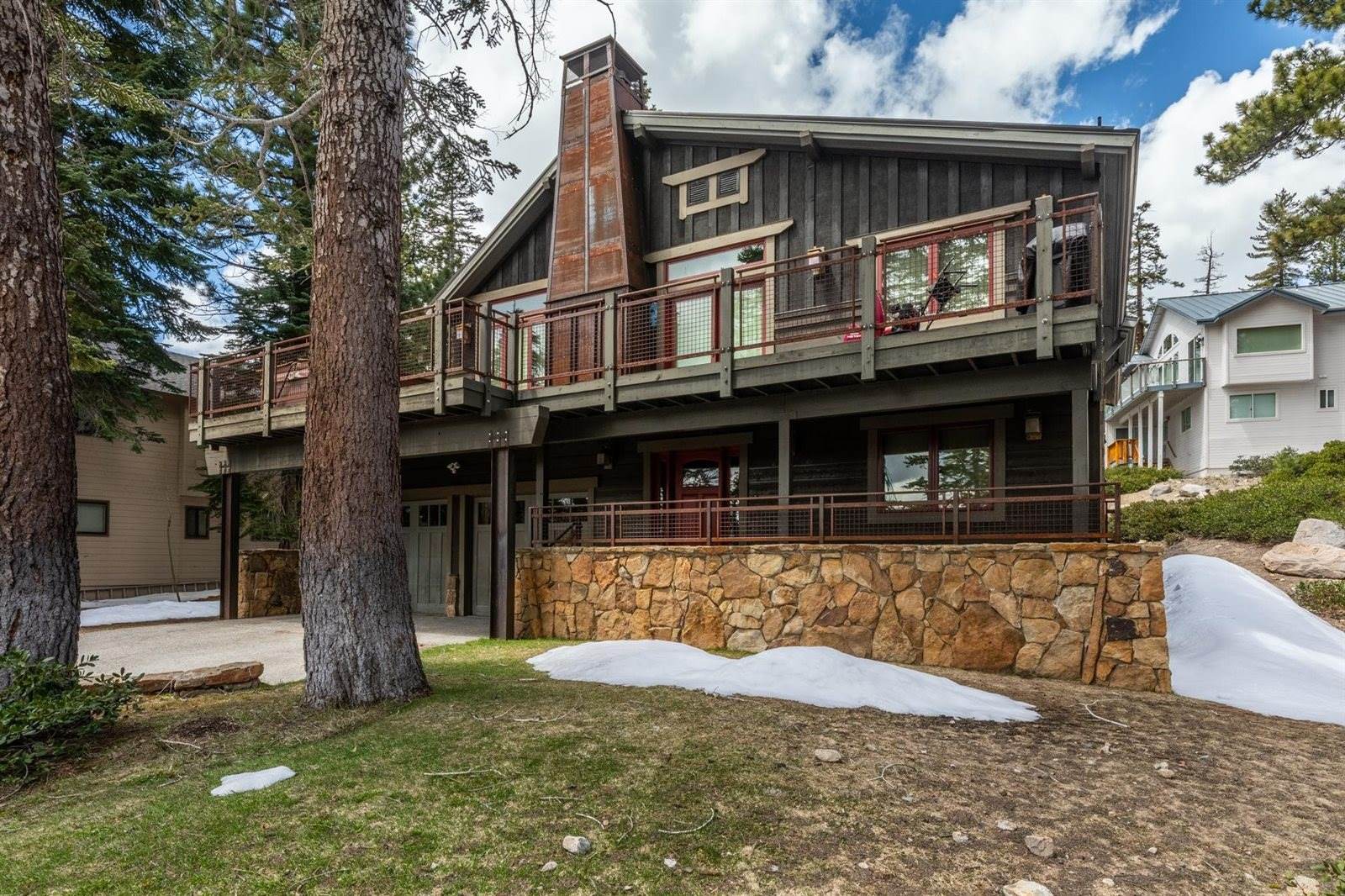 2124 Forest Trail, Mammoth Lakes, CA 93546