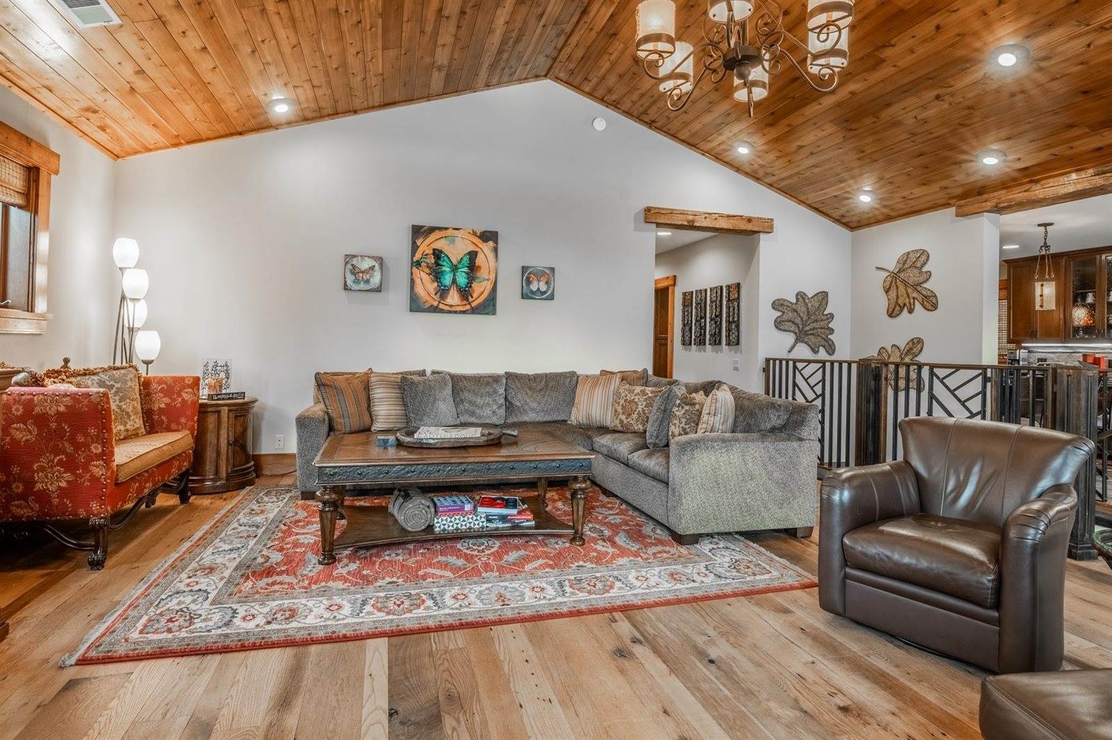 2124 Forest Trail, Mammoth Lakes, CA 93546