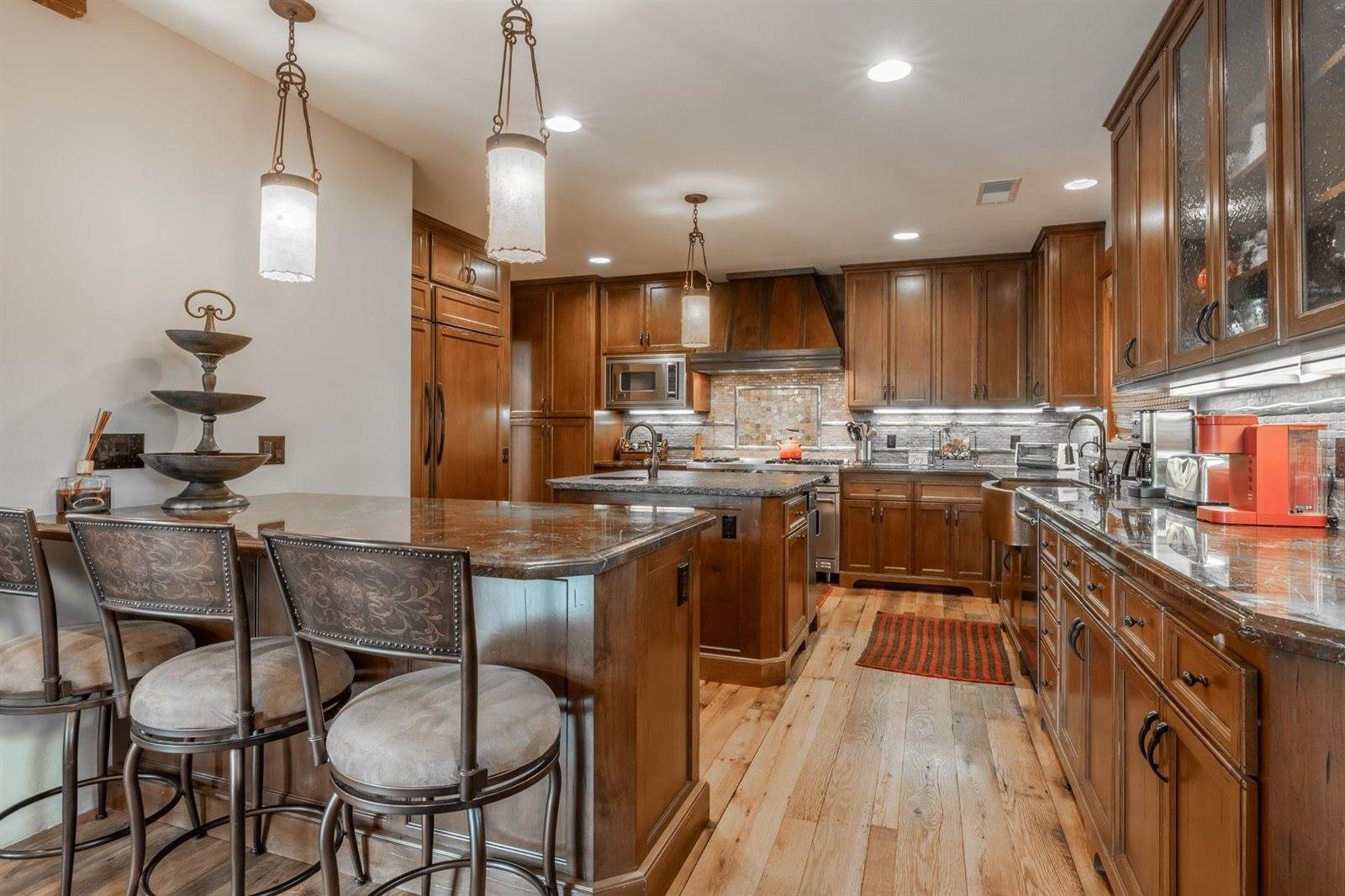 2124 Forest Trail, Mammoth Lakes, CA 93546