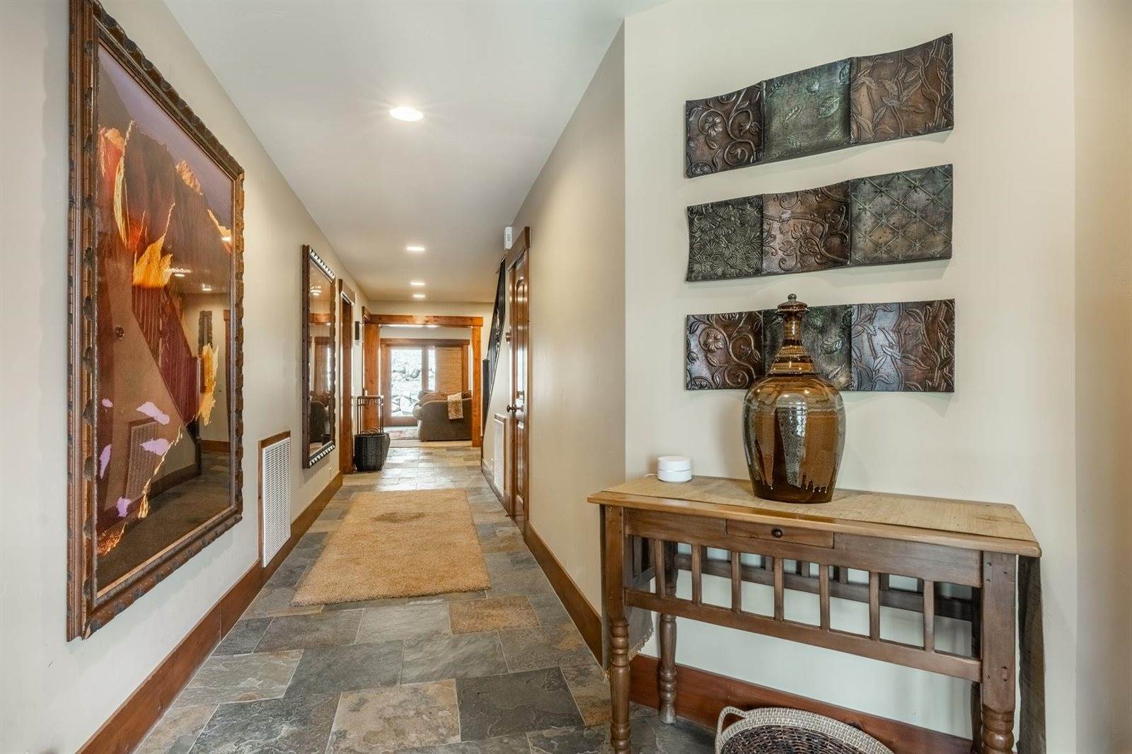 2124 Forest Trail, Mammoth Lakes, CA 93546