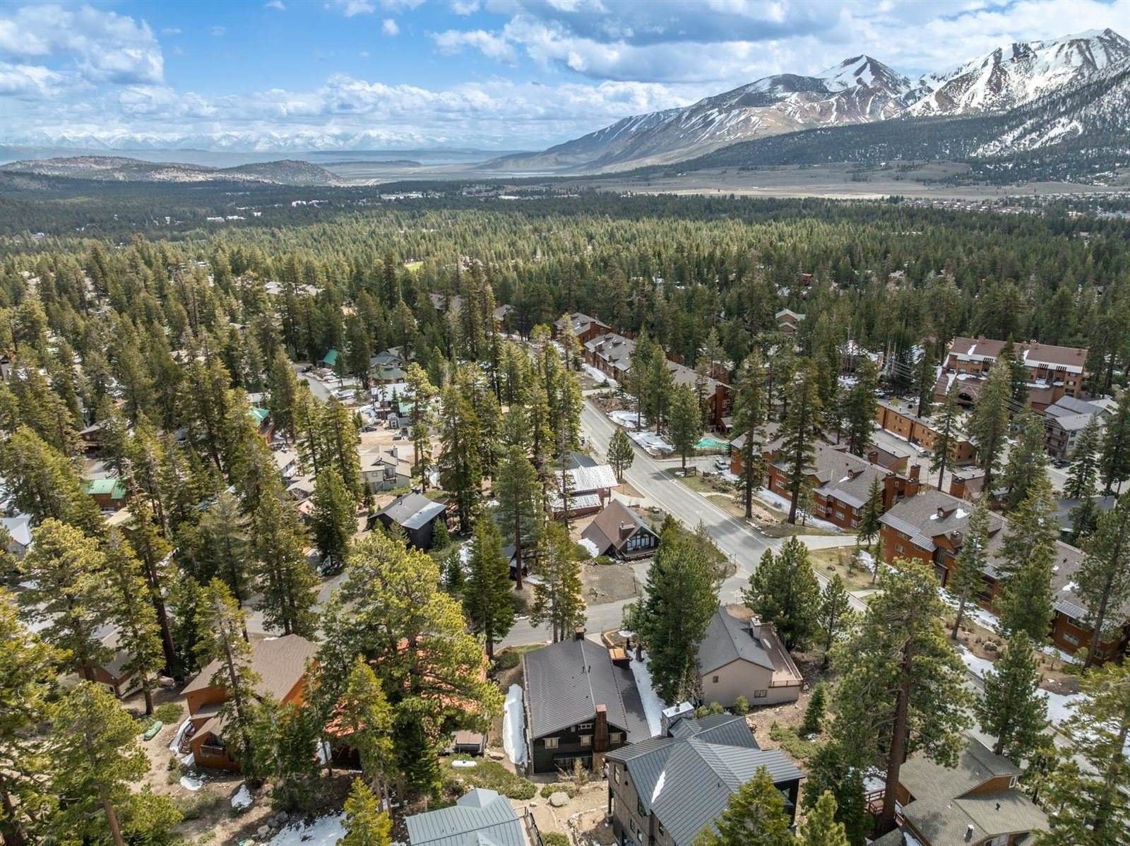 2124 Forest Trail, Mammoth Lakes, CA 93546
