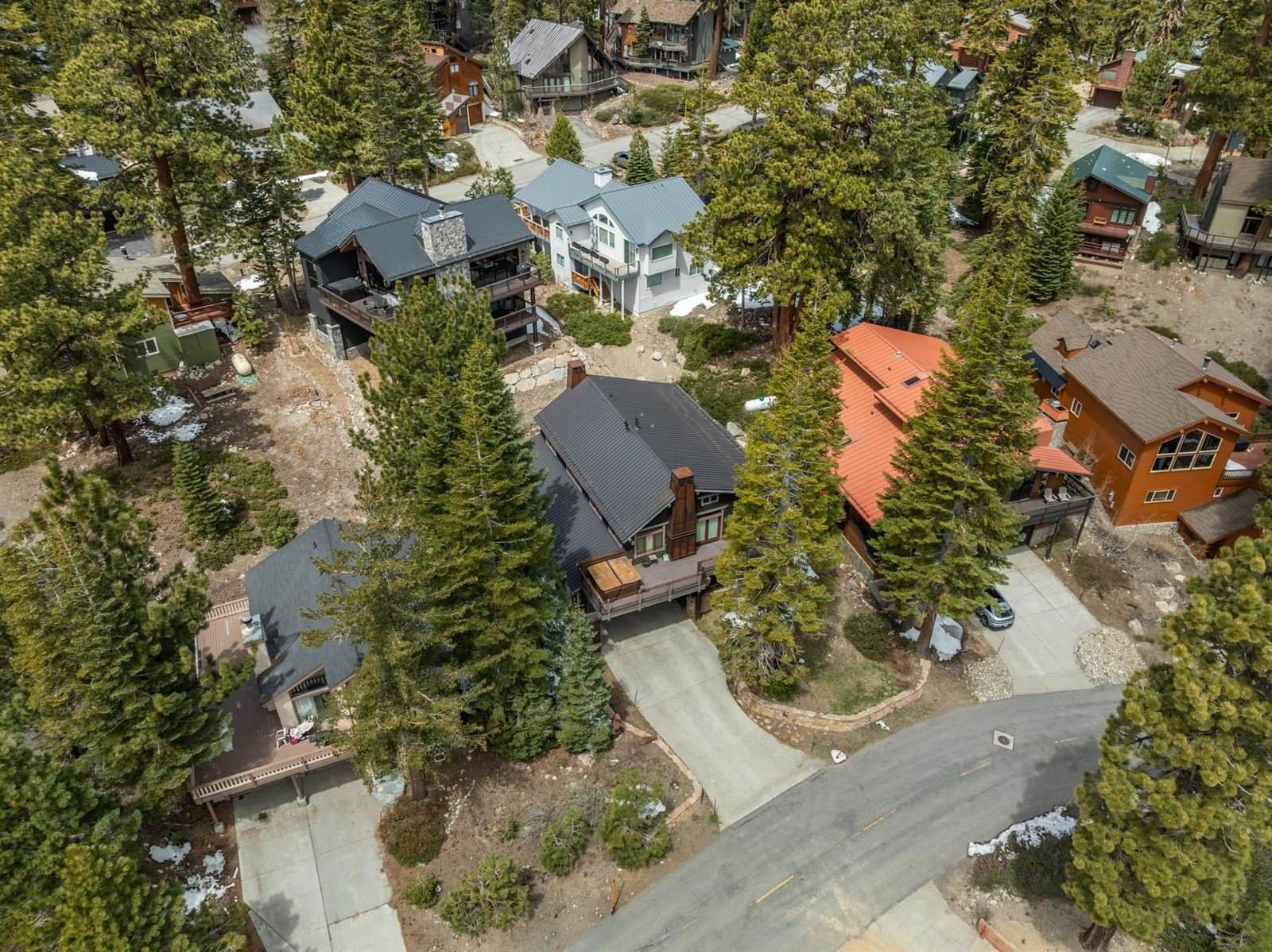 2124 Forest Trail, Mammoth Lakes, CA 93546