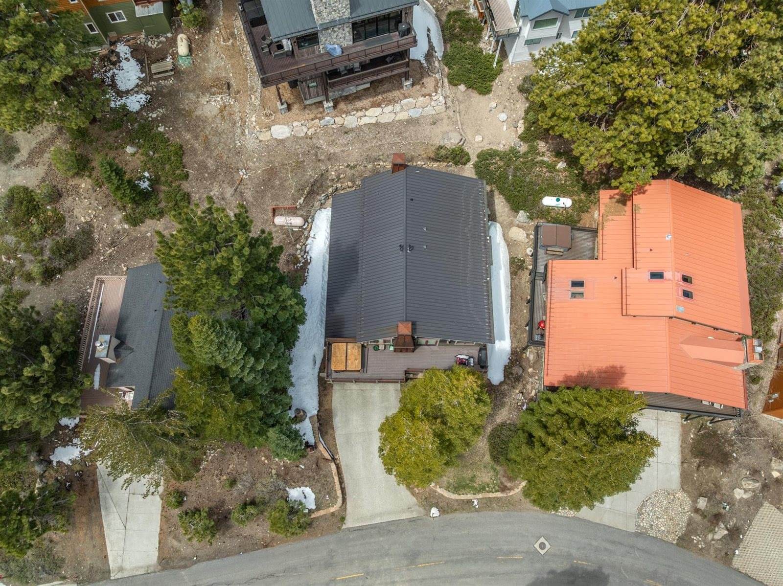 2124 Forest Trail, Mammoth Lakes, CA 93546