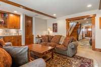 2124 Forest Trail, Mammoth Lakes, CA 93546