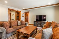 2124 Forest Trail, Mammoth Lakes, CA 93546