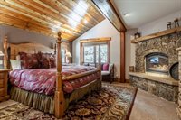 2124 Forest Trail, Mammoth Lakes, CA 93546