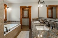 2124 Forest Trail, Mammoth Lakes, CA 93546