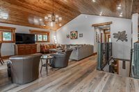 2124 Forest Trail, Mammoth Lakes, CA 93546