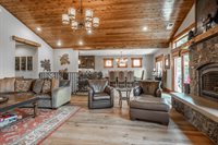 2124 Forest Trail, Mammoth Lakes, CA 93546