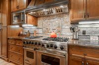 2124 Forest Trail, Mammoth Lakes, CA 93546