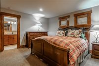 2124 Forest Trail, Mammoth Lakes, CA 93546
