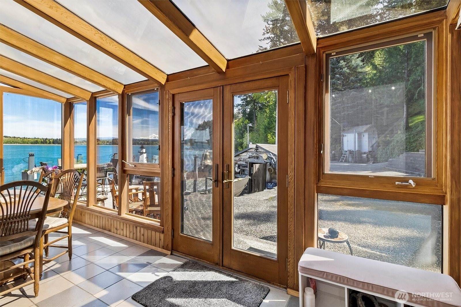 1442 Seacrest Drive, Lummi Island, WA 98262