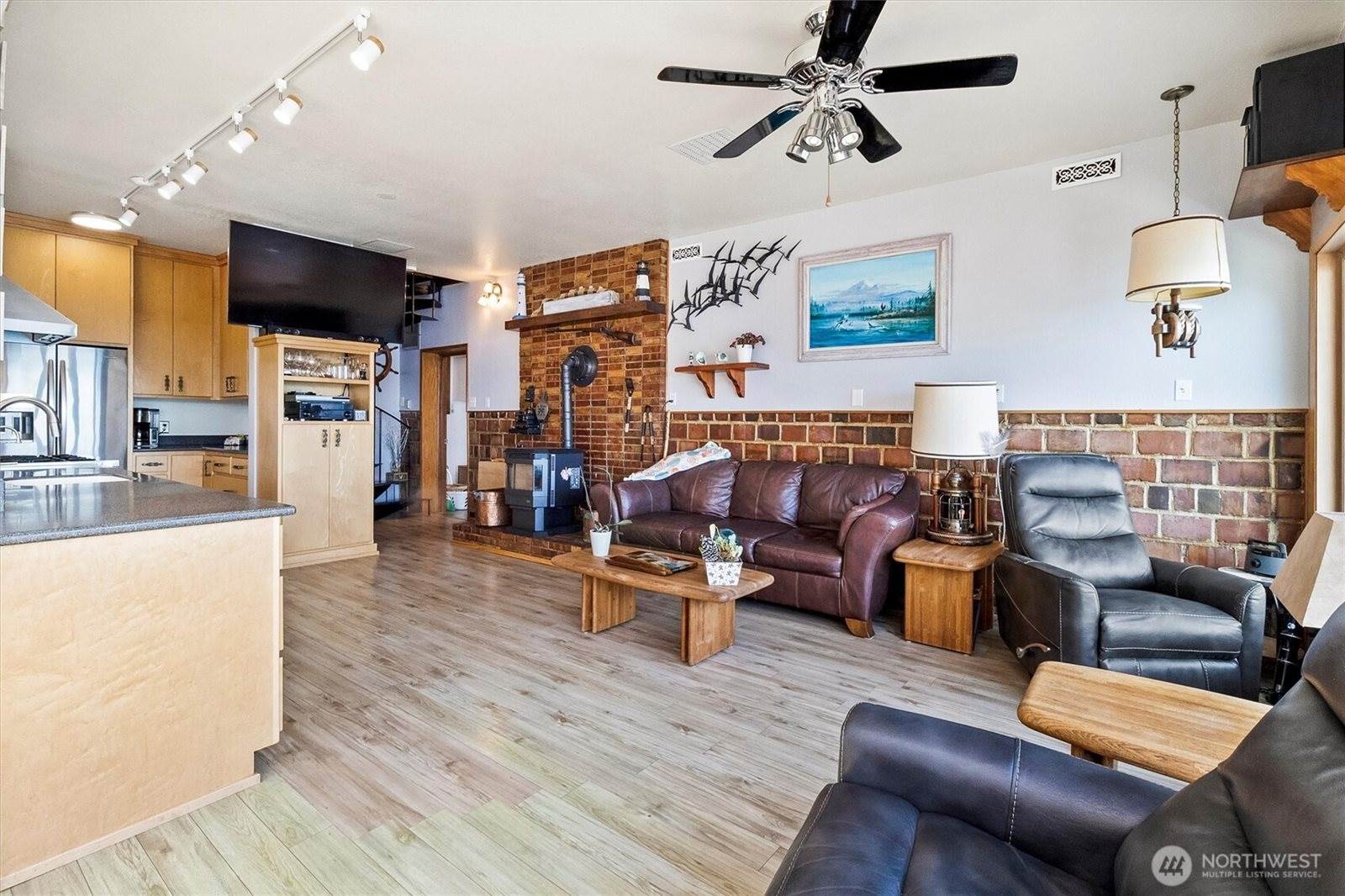 1442 Seacrest Drive, Lummi Island, WA 98262