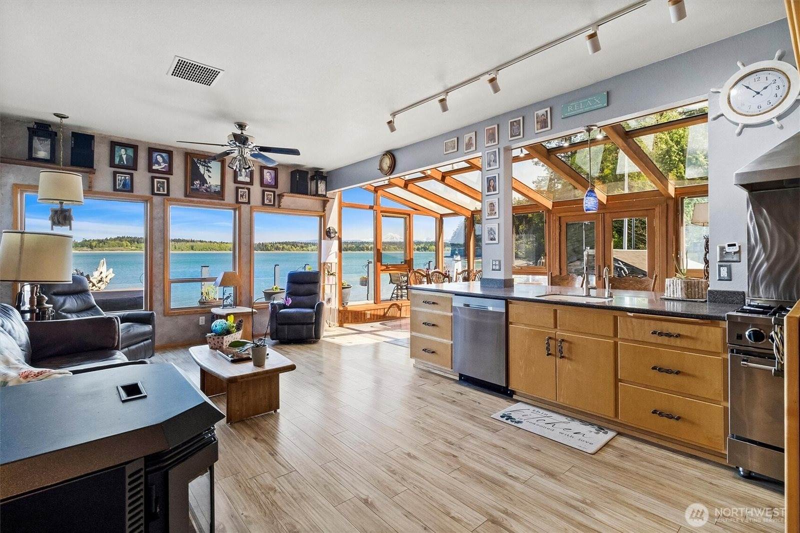 1442 Seacrest Drive, Lummi Island, WA 98262