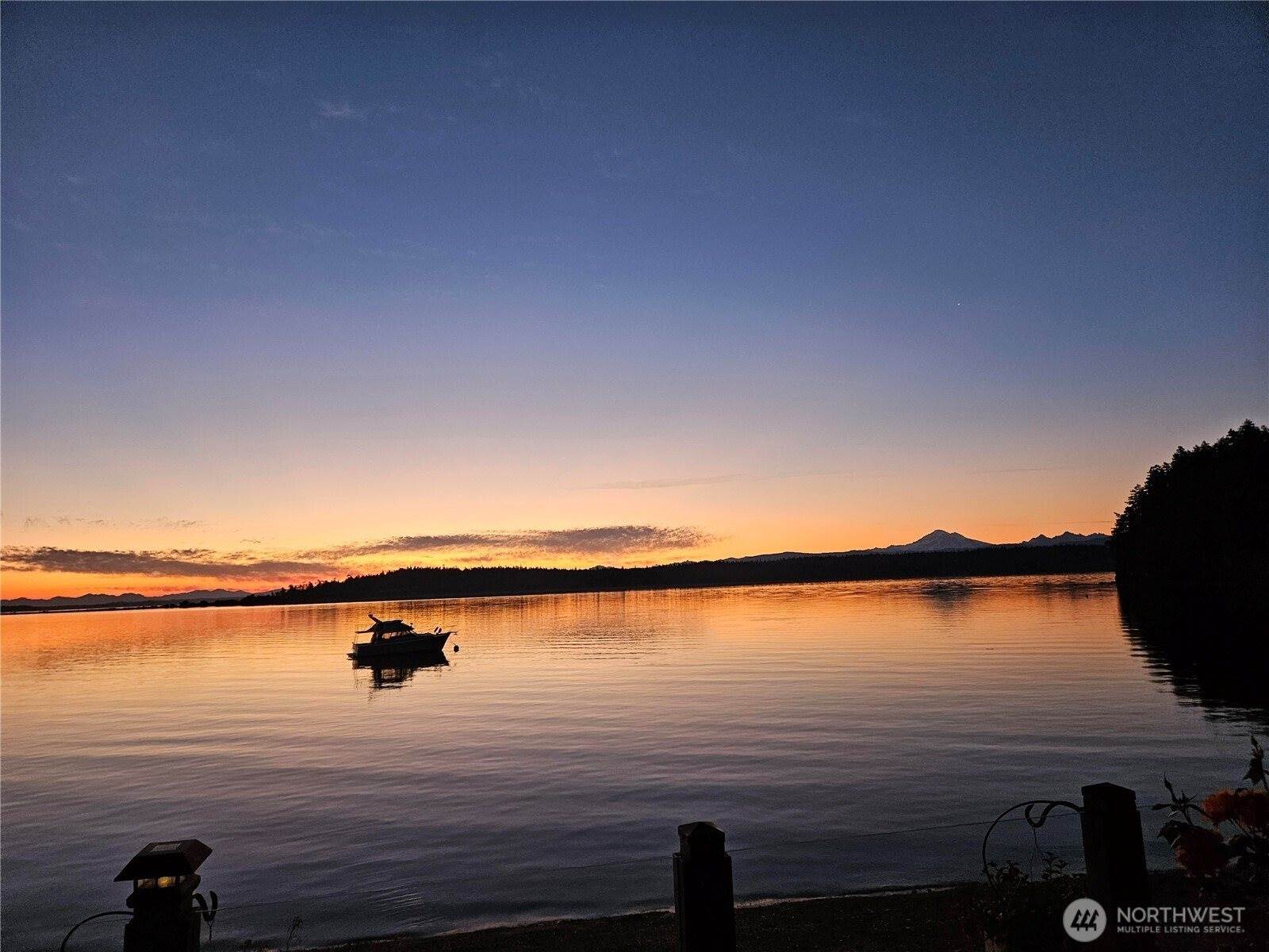 1442 Seacrest Drive, Lummi Island, WA 98262