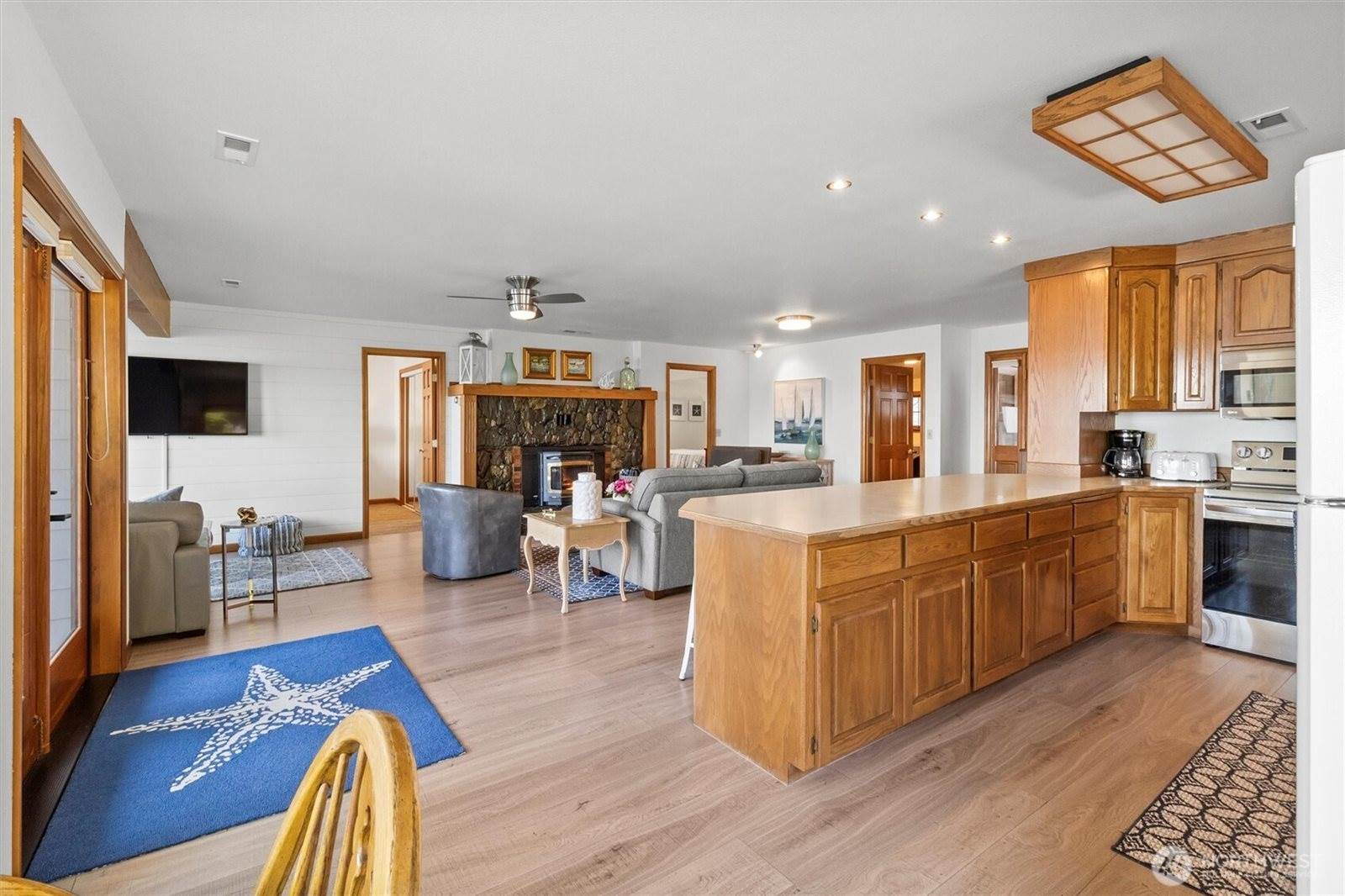 1442 Seacrest Drive, Lummi Island, WA 98262