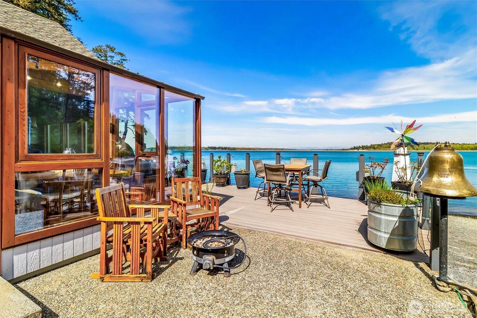 1442 Seacrest Drive, Lummi Island, WA 98262