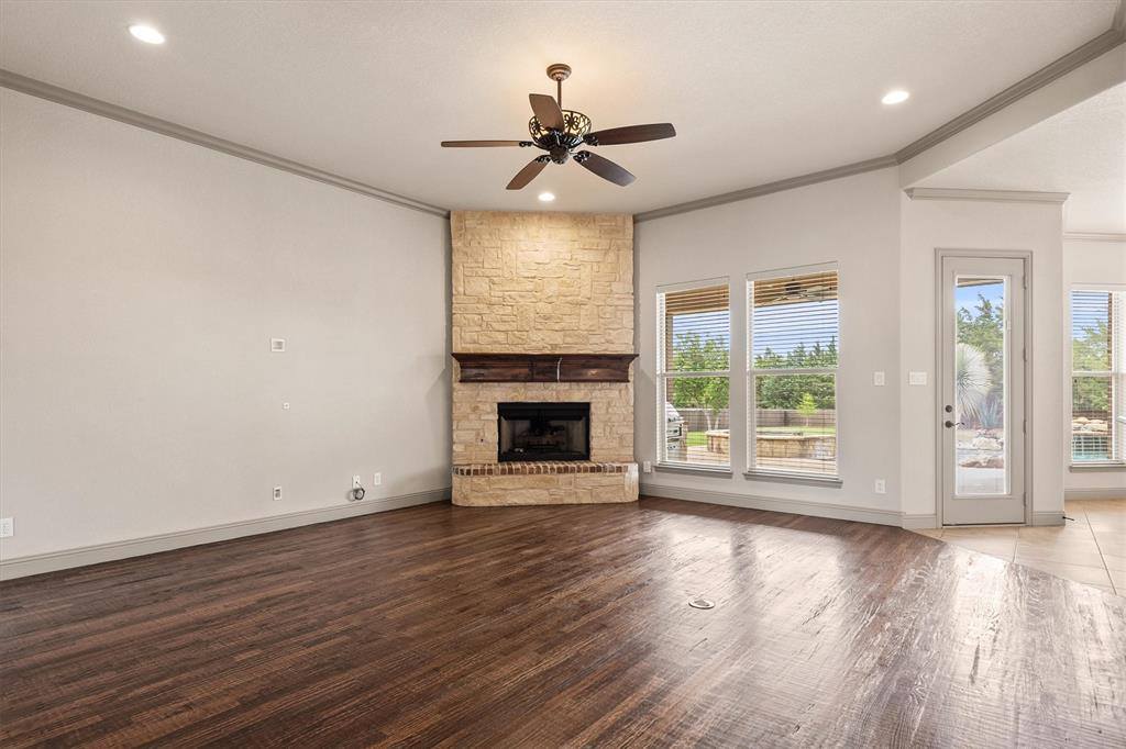 3231 Baylor Boulevard, Midlothian, TX 76065