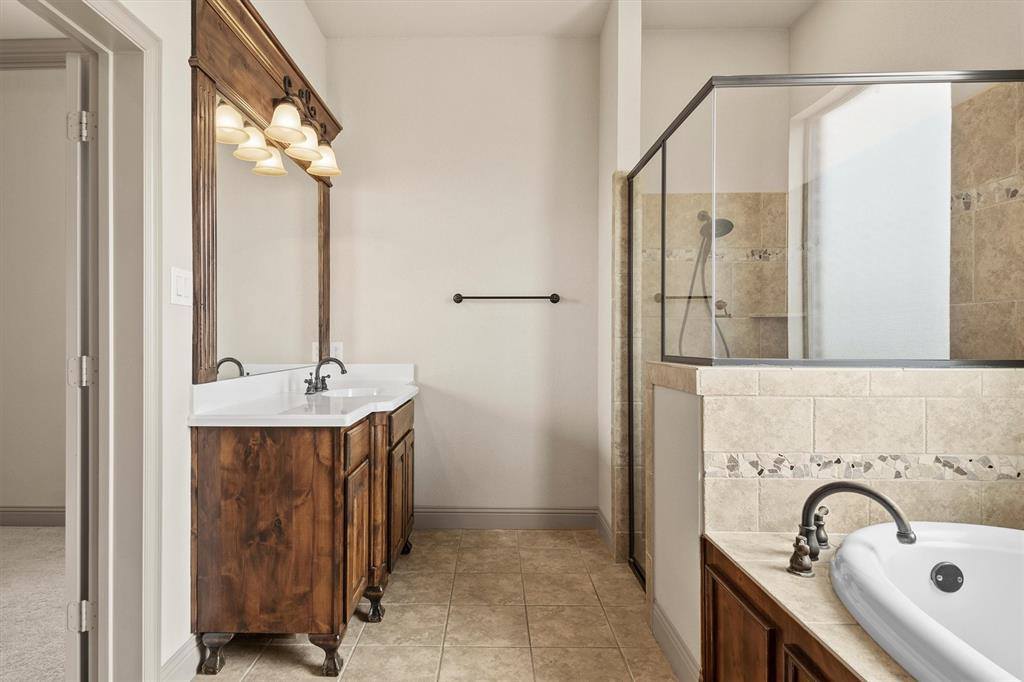 3231 Baylor Boulevard, Midlothian, TX 76065