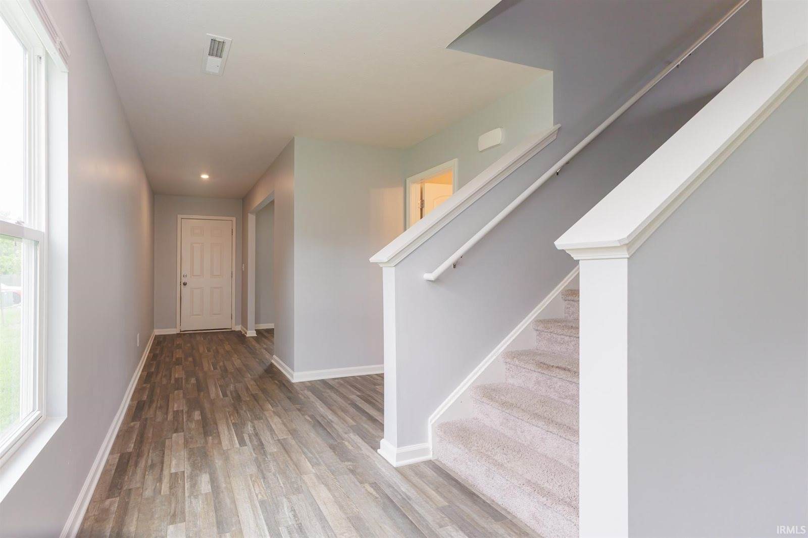 2612 W Kings Canyon Drive, Muncie, IN 47303