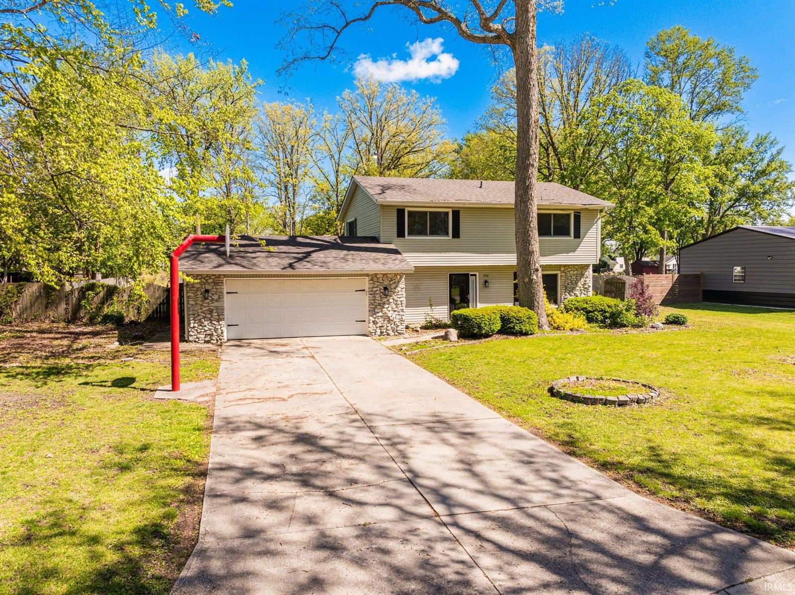 1504 W Tree Lane, Muncie, IN 47302