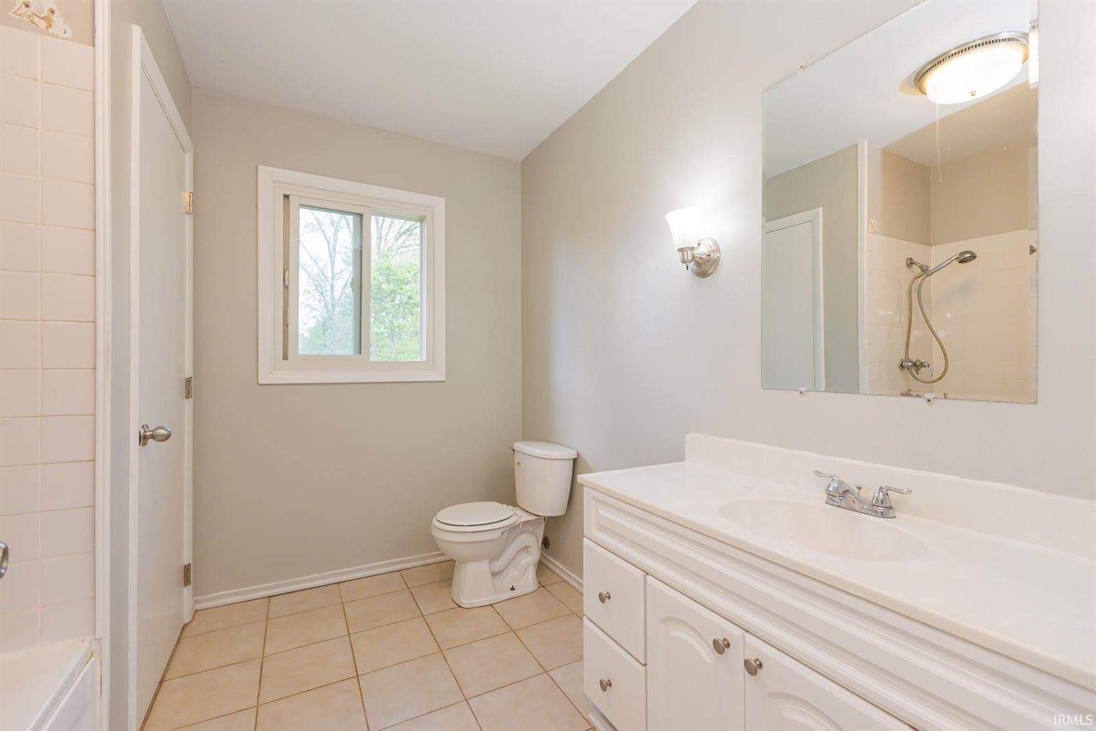 1504 W Tree Lane, Muncie, IN 47302