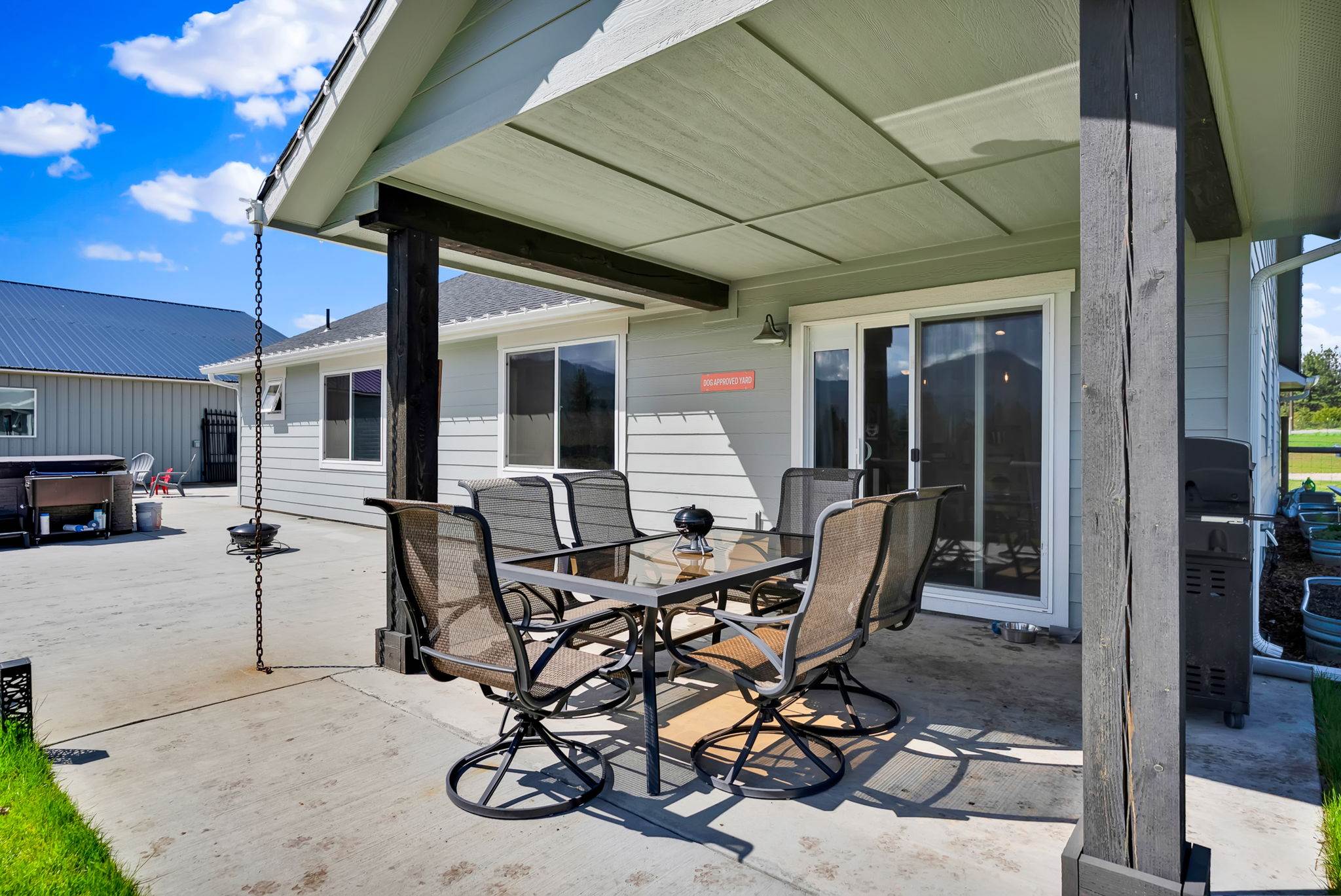 24812 N Old Highway 95, Athol, ID 83801