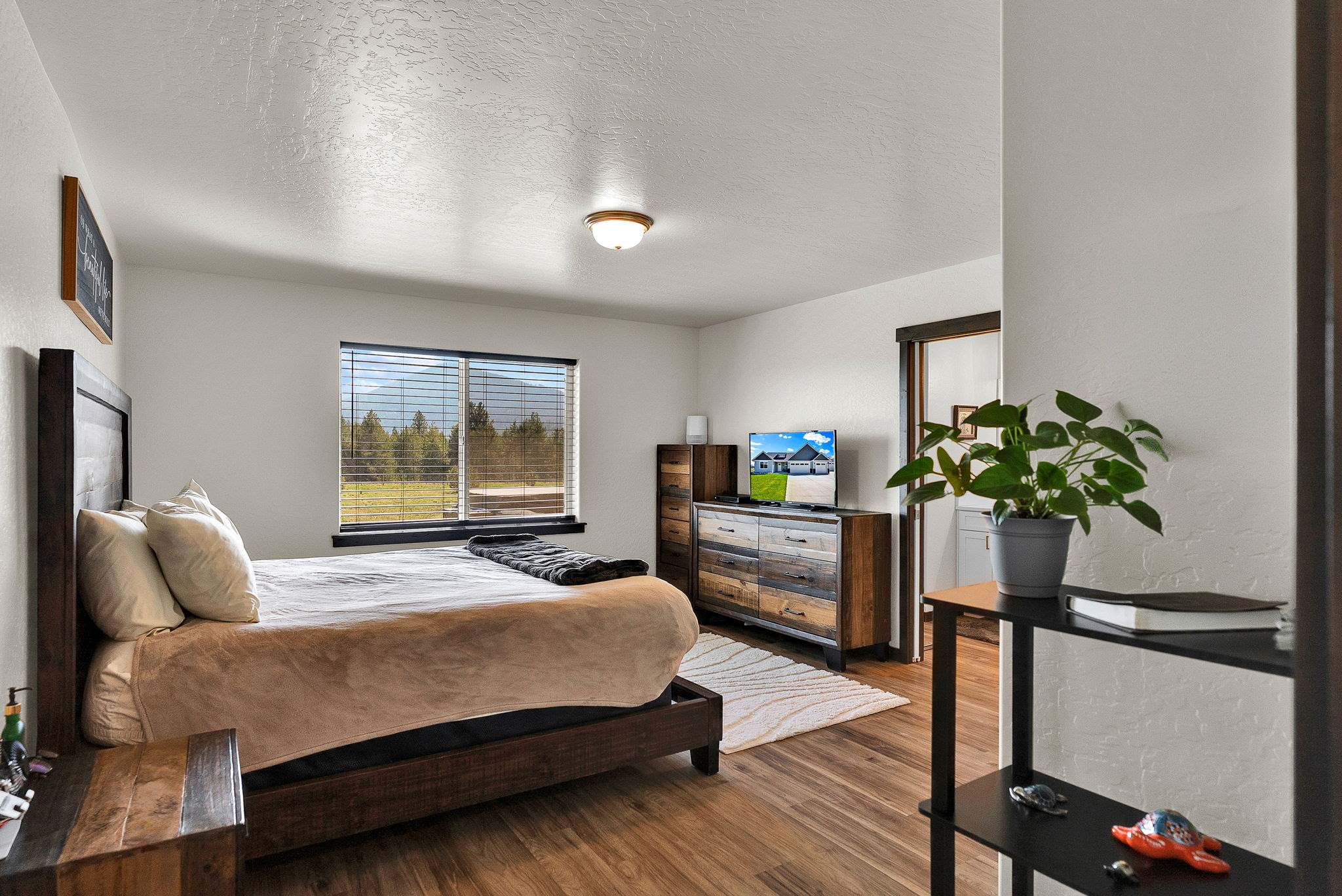 24812 N Old Highway 95, Athol, ID 83801