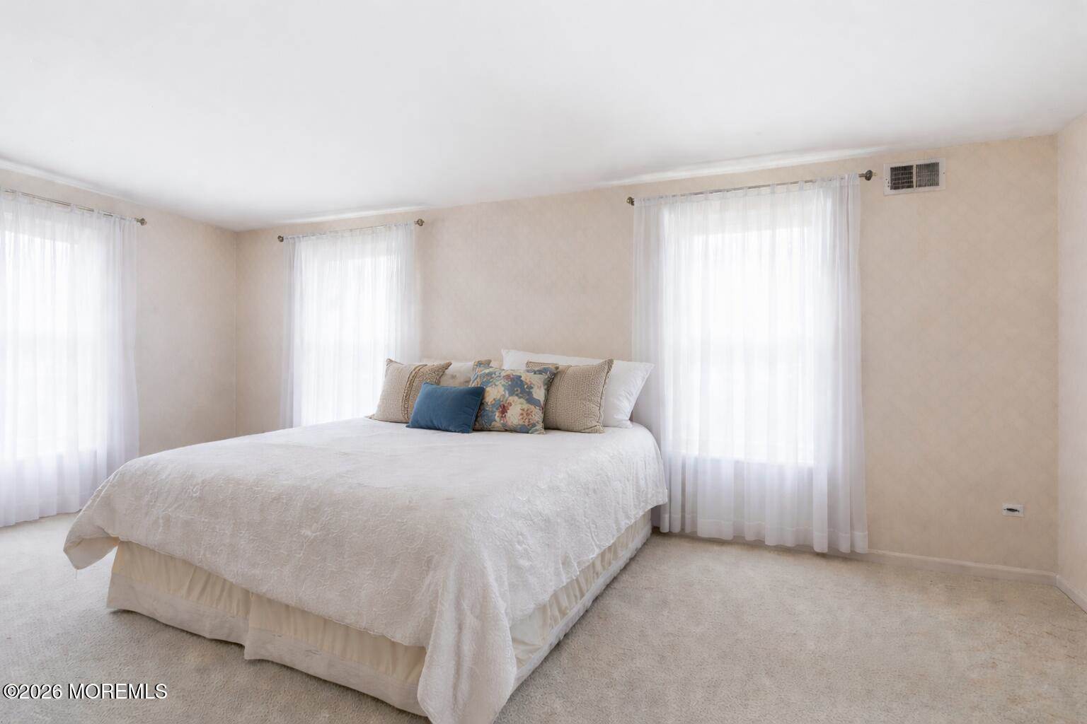 886 Ocean View Drive, Toms River, NJ 08753