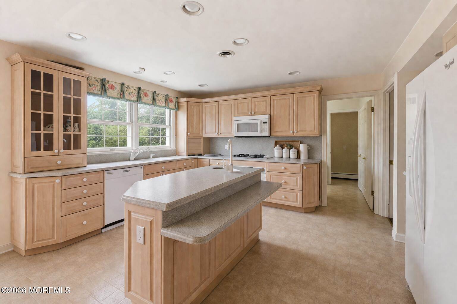 886 Ocean View Drive, Toms River, NJ 08753