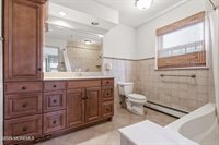 886 Ocean View Drive, Toms River, NJ 08753