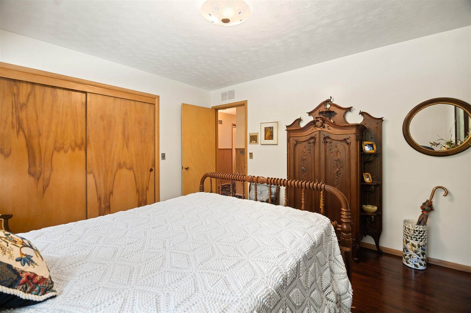 68 South Mission Rd, Eastborough, KS 67207