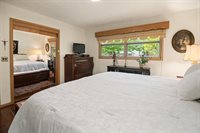 68 South Mission Rd, Eastborough, KS 67207
