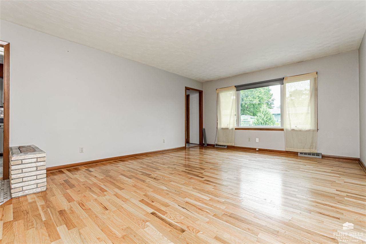 925 Mulberry Street, Junction City, KS 66441