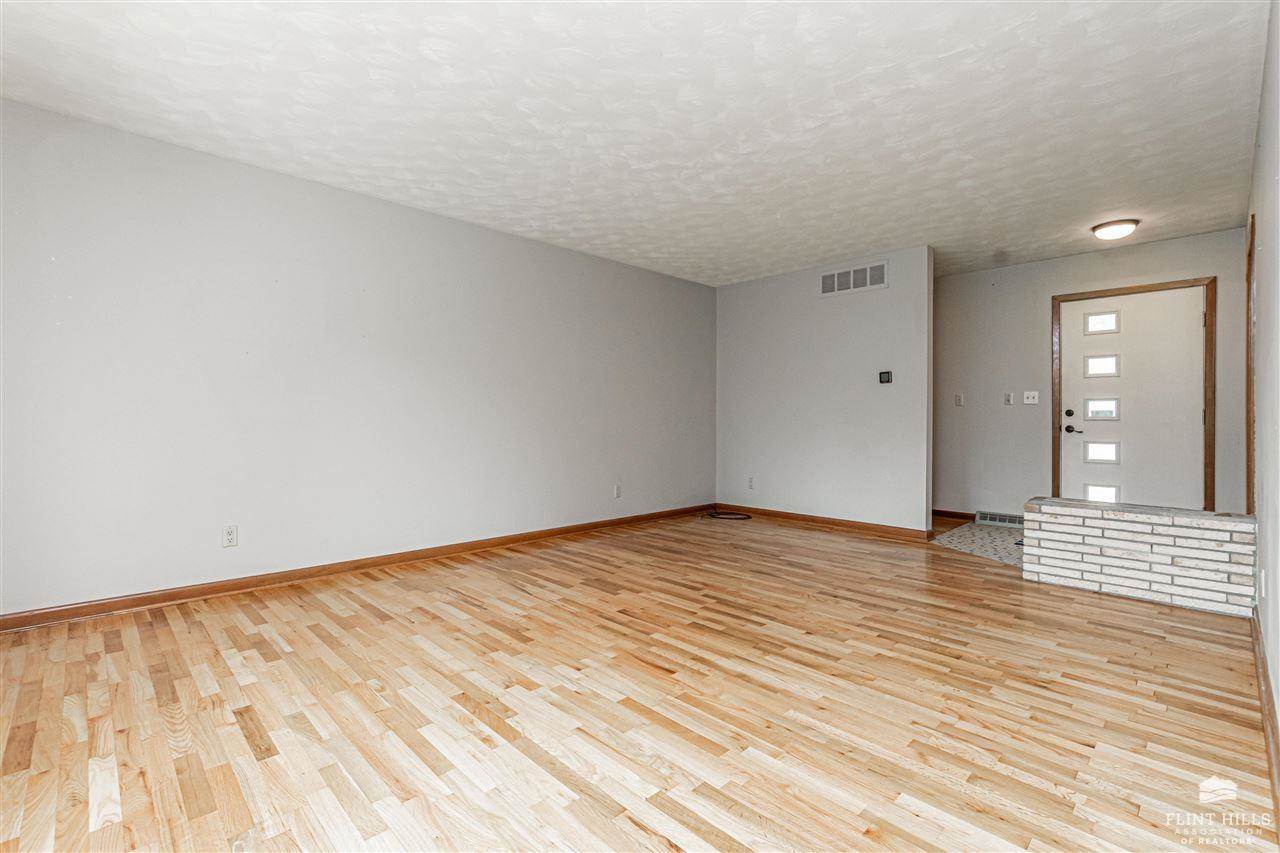 925 Mulberry Street, Junction City, KS 66441