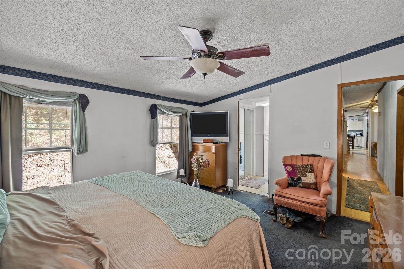 25 Weaver Lane, Black Mountain, NC 28711