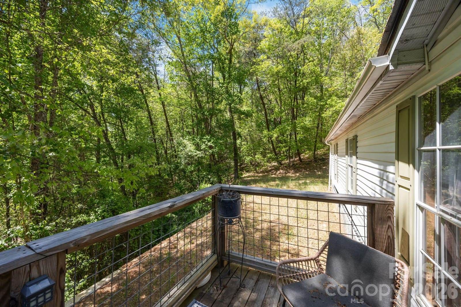 25 Weaver Lane, Black Mountain, NC 28711