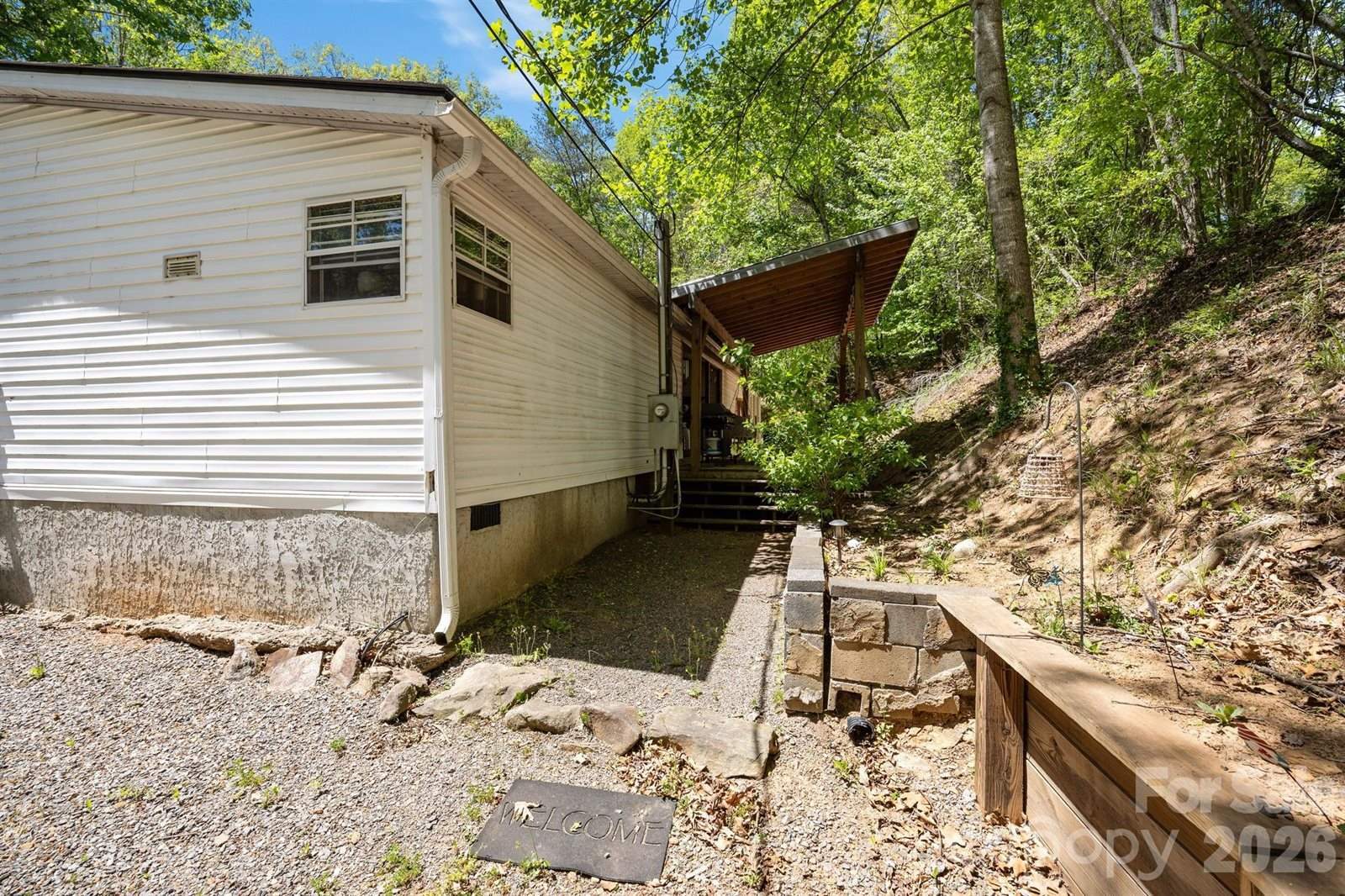 25 Weaver Lane, Black Mountain, NC 28711