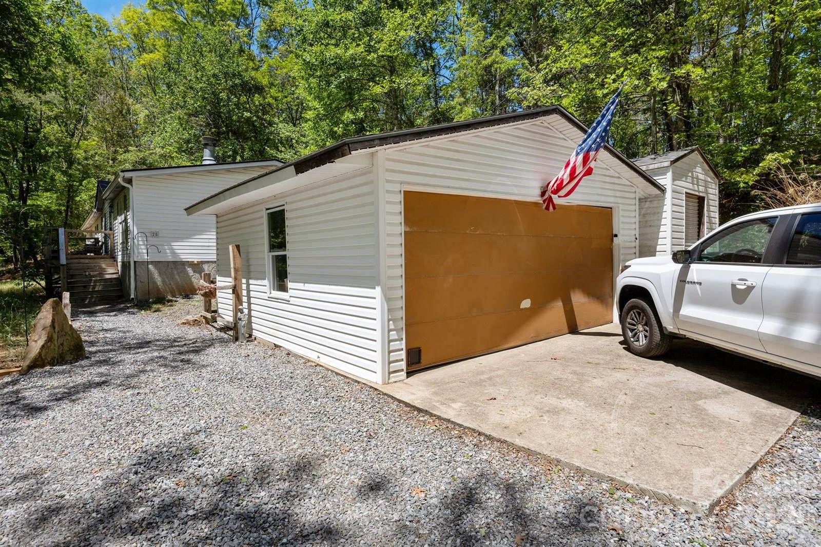 25 Weaver Lane, Black Mountain, NC 28711
