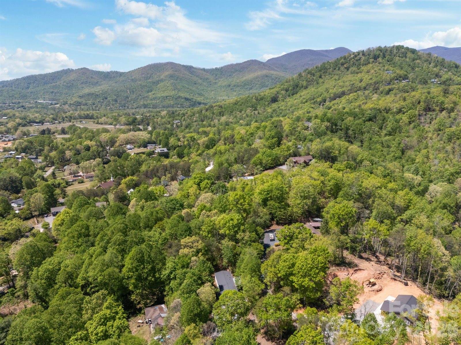 25 Weaver Lane, Black Mountain, NC 28711