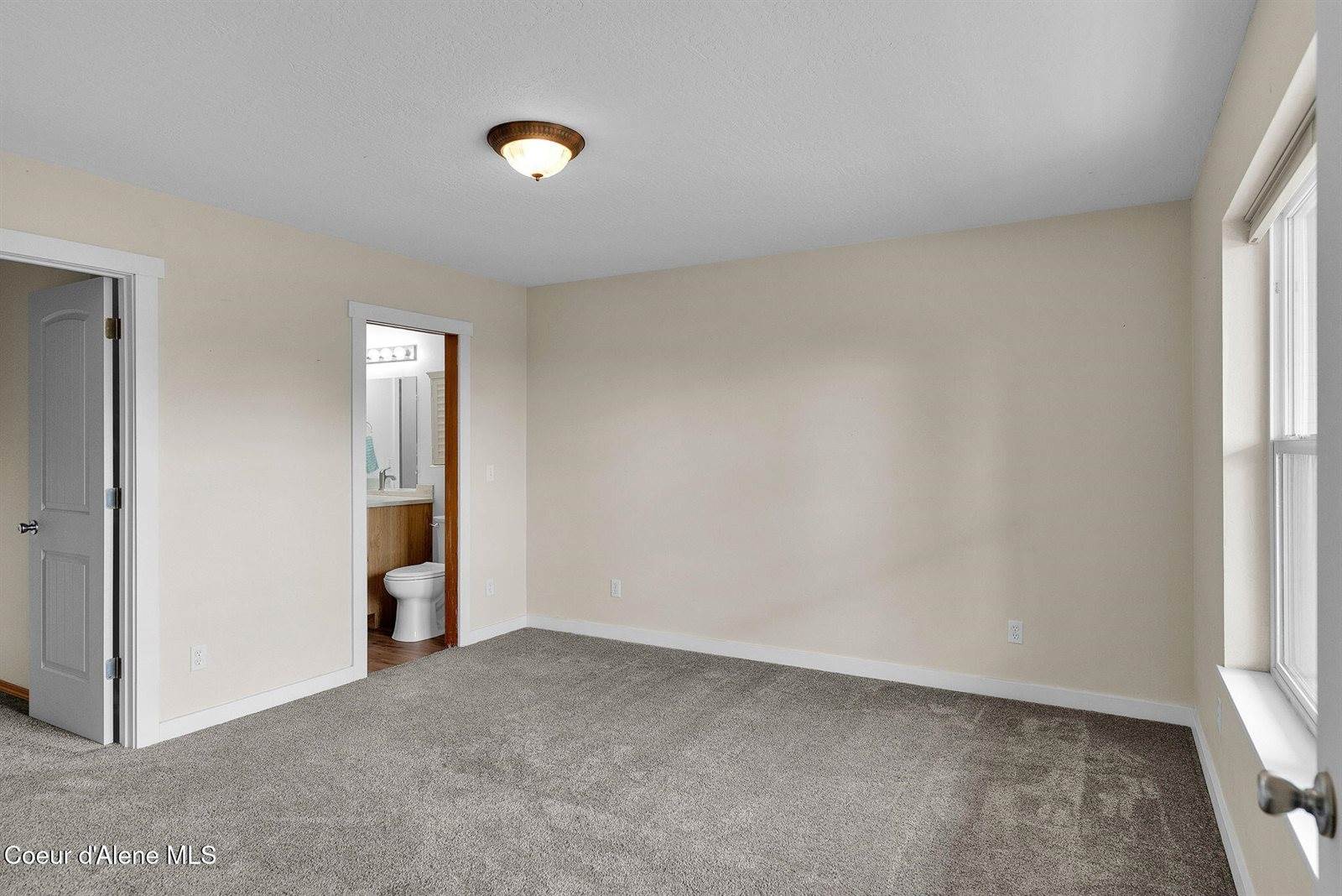 2676 East Canton Ln, Harrison, ID 83833