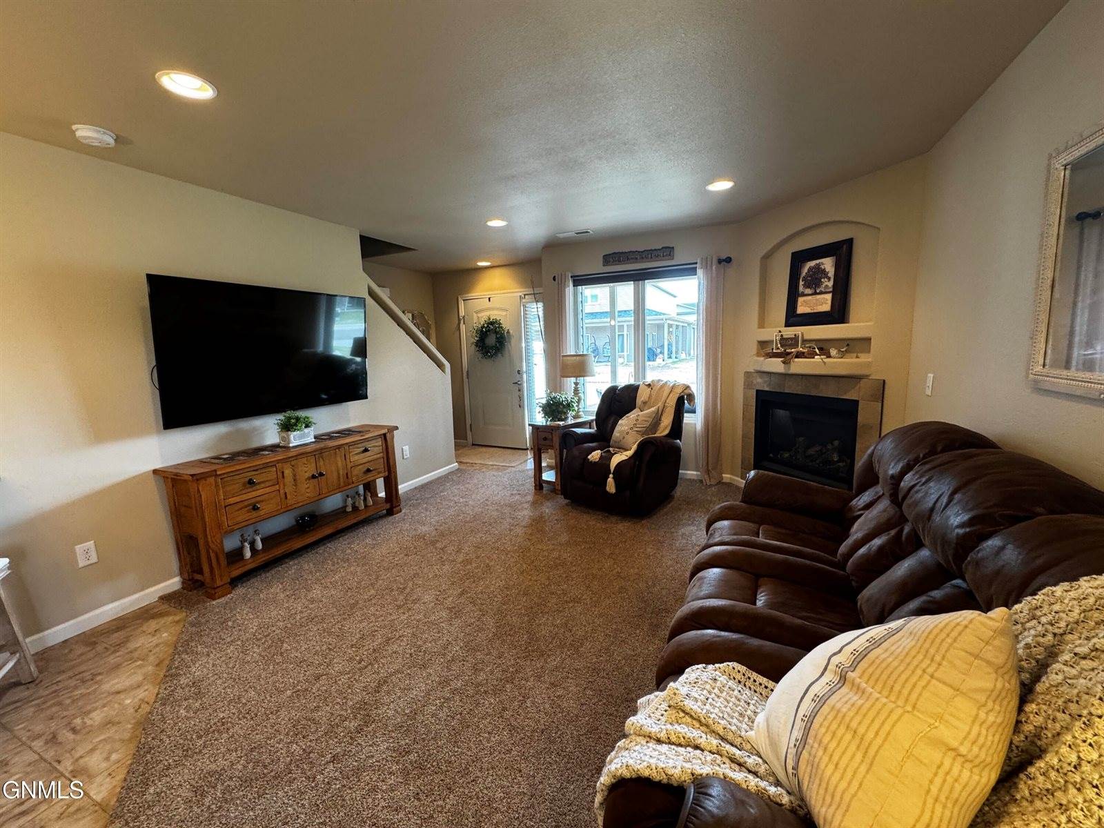 824 Compass Lane, Bismarck, ND 58504