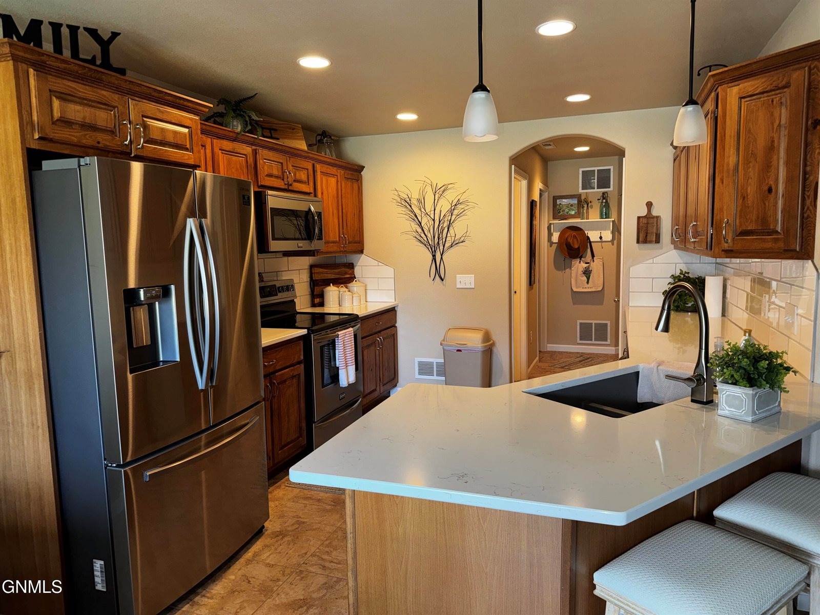824 Compass Lane, Bismarck, ND 58504